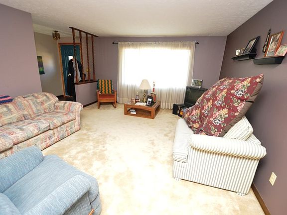 3rd image of 1624 N Redbud Dr
