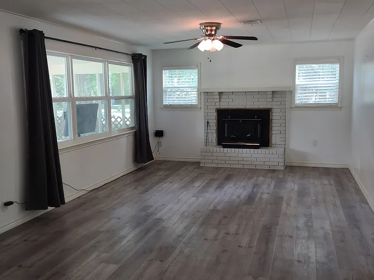 553 Sherwood Forest Dr — Photo 3
