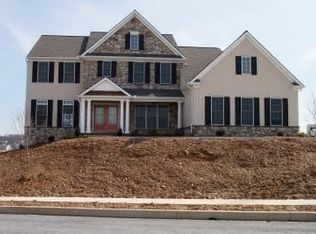 2709 Meadow Cross Way, York, PA 17402