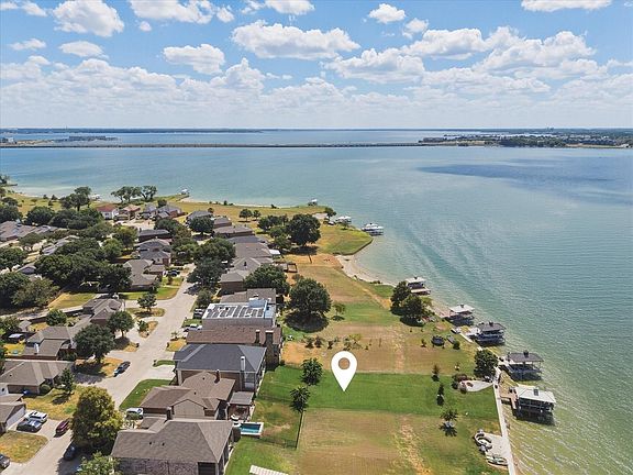3rd image of 2213 Windjammer Way