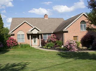 135 Kerr Dr, Beaver, PA 15009