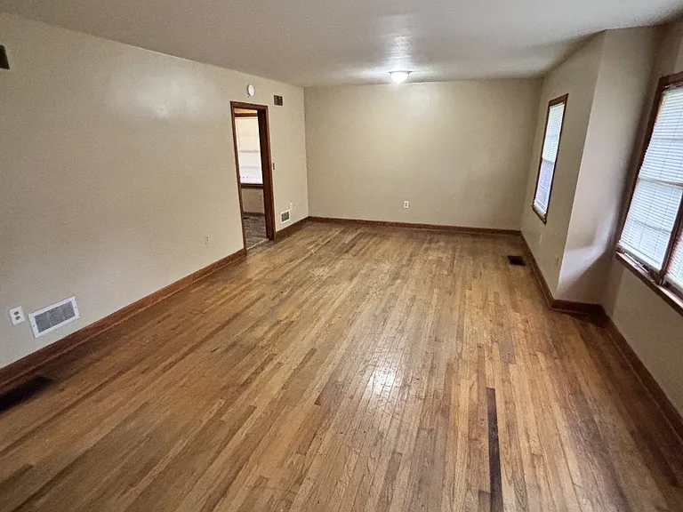 9 Waverly Dr — Photo 3
