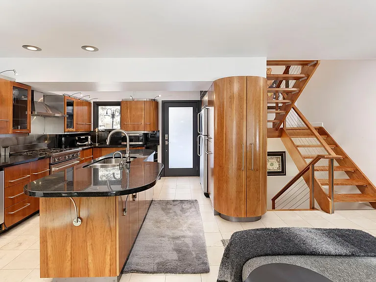 814 W Bleeker St #E4 — Photo 9