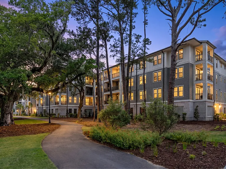 The Henslow Daniel Island Apartments & Townhomes — Photo 68