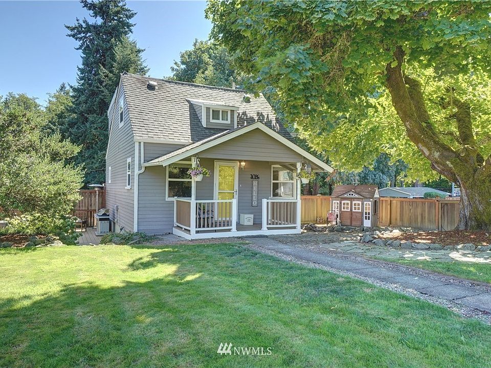 Simply Charming ~ RARE Opportunity! Corner home site, with only ONE abutting neighbor... NICE! This LARGE / Private lot, sits at the start of a Proctor District 'Gem'; Puget Park Trailhead... The trail is a .75 mile walking / running / dog walking trail to Tacoma's Famous Ruston Waterfront...  Take an evening stroll to enjoy dinner at the waterfront...  How fun! This amazing location is a very short walk to North Tacoma Montessori Childcare, plus, Terry's Office Tavern; an infamous local hang-out for yummy food & more... You'll love being close to the Proctor Farmer's Market, fantastic shopping at the Metropolitin Market, many nearby restaurants to enjoy and great schools...  Amazing convenience. Spectacular lifestyle.