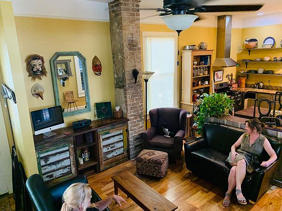 4th image of 400 Delery St