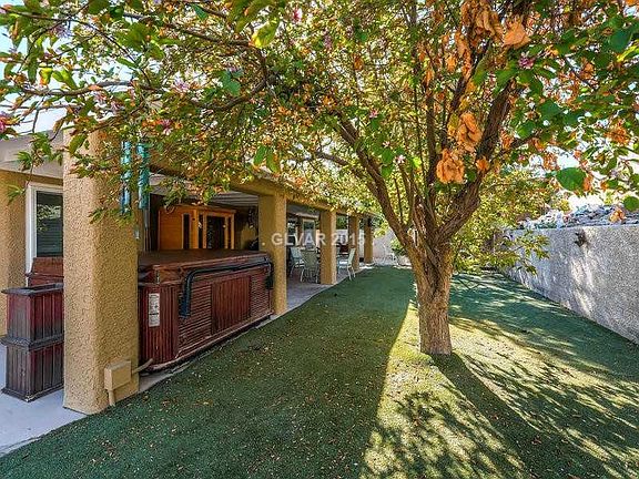 2nd image of 7623 Emerald Gardens Cir