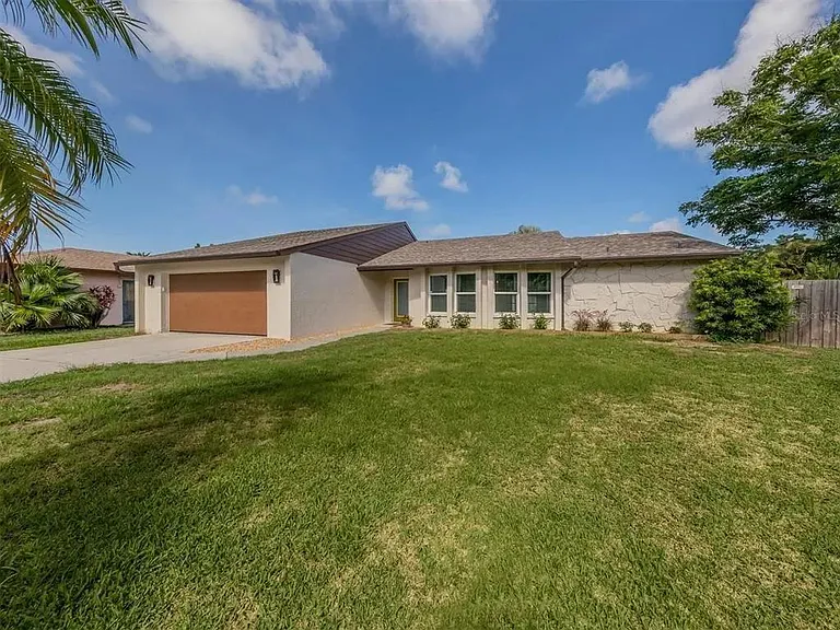 5462 Creeping Hammock Cir — Photo 1