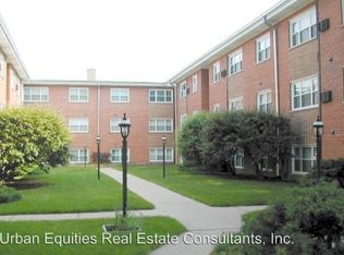 2357 W Jarvis Ave APT 1Q, Chicago, IL 60645
