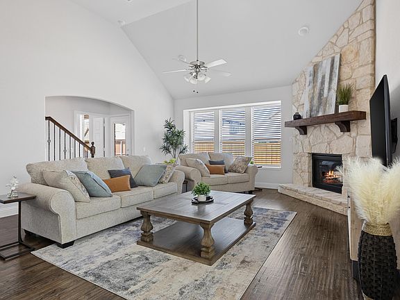 3rd image of 5929 Sandown Dr