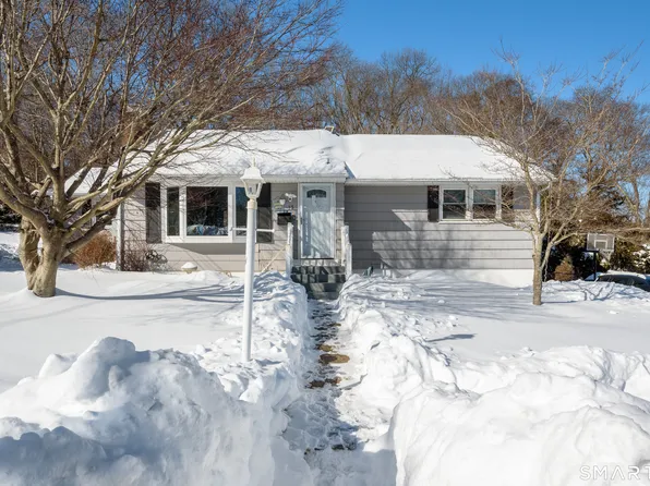 15 Park Avenue Extension, Montville, CT 06382