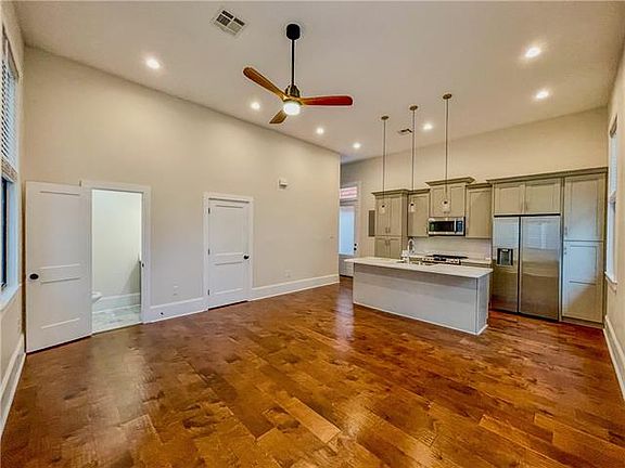 3rd image of 1427 Esplanade Ave #B