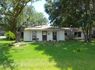 2715 S Houston Dr, La Marque, TX 77568