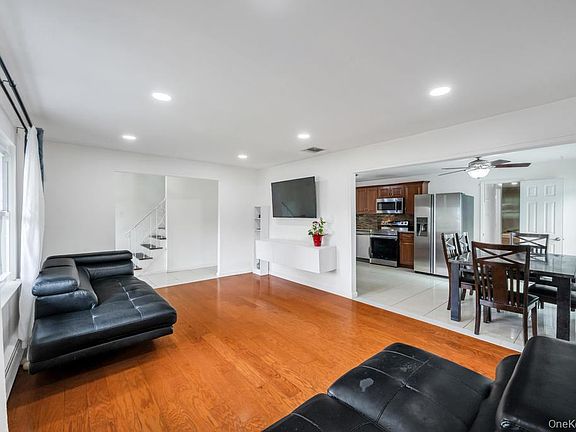 2nd image of 32 Beverly Street