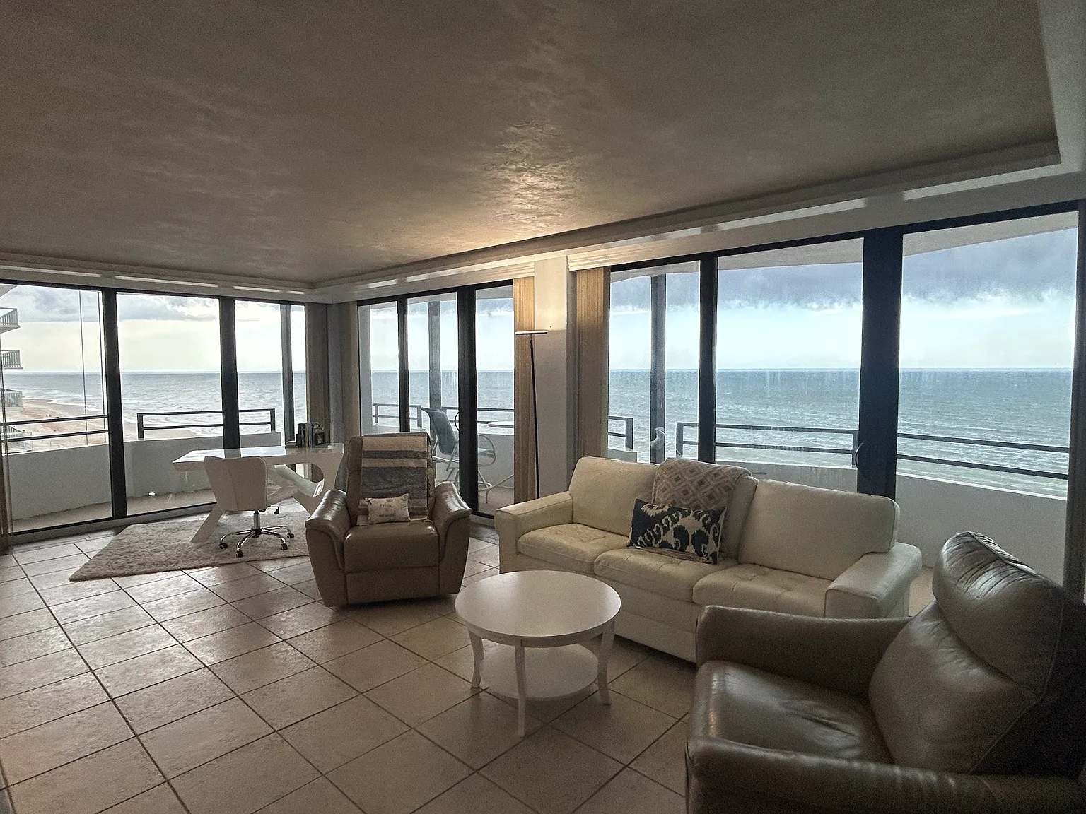 2 bed, 1360 sqft, $2,800 — Photo 4