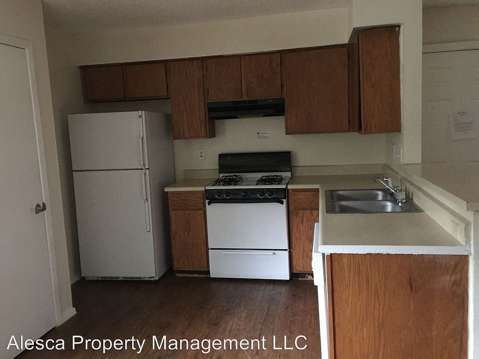 1st image of 305 Algerita Dr APT D