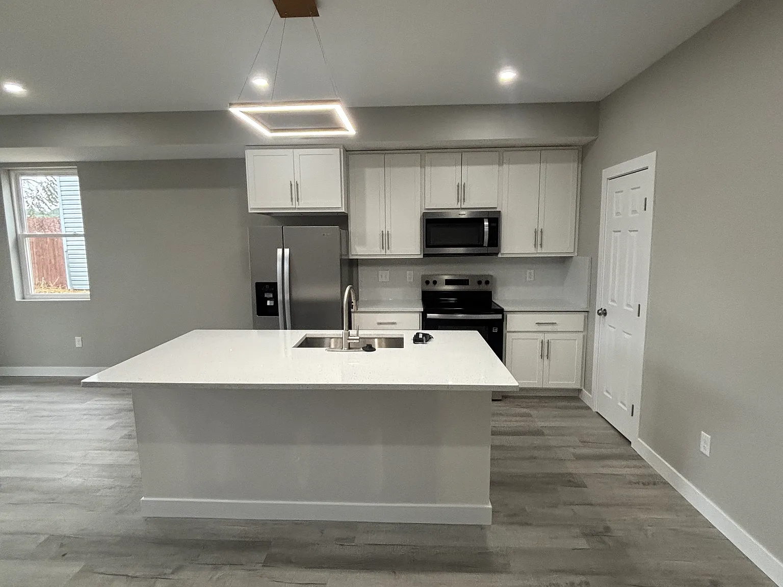 4 bed, $3,000 — Photo 4