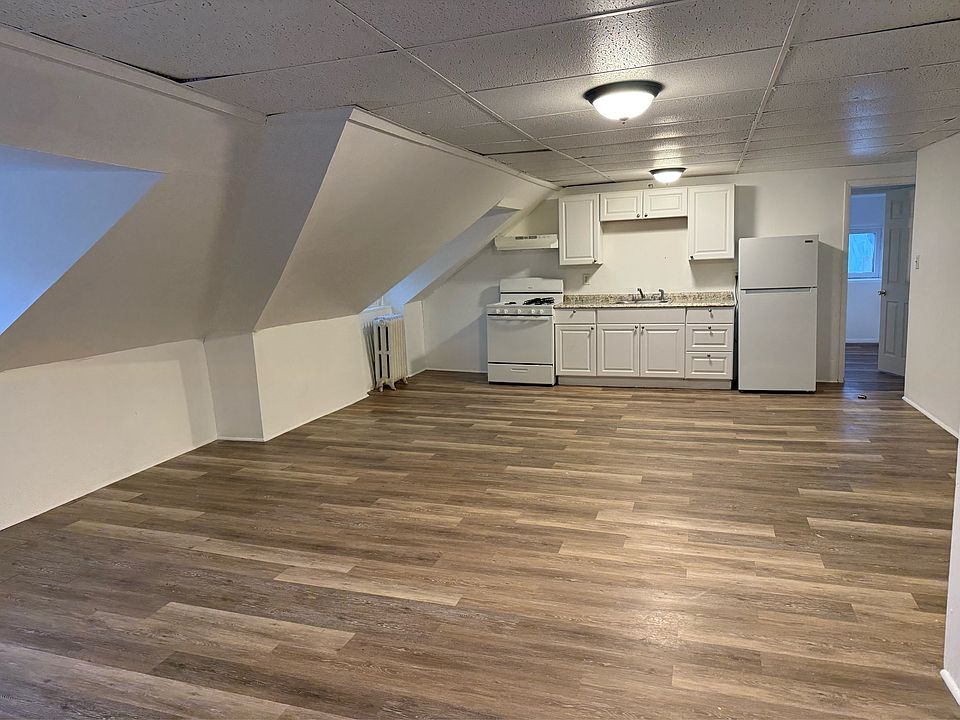 1st image of 168 Sterling St #6