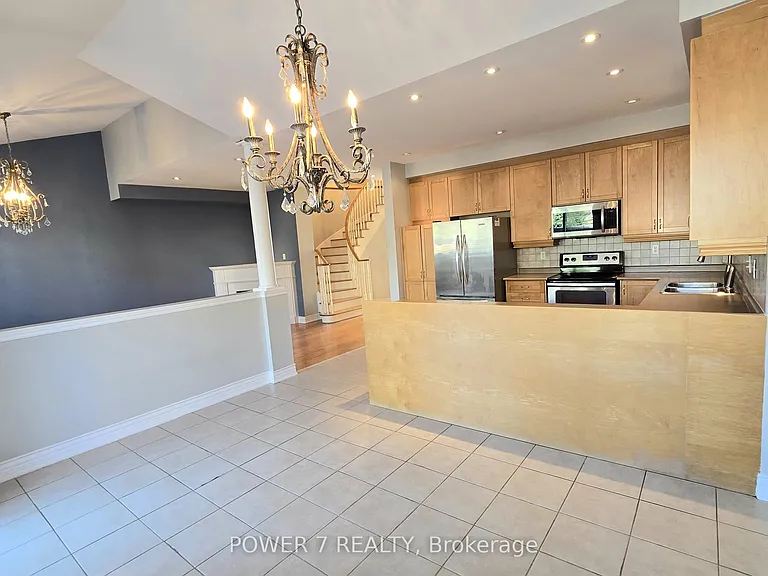 19 Wheatfield Dr — Photo 4