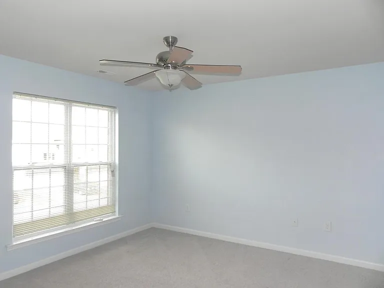 1409 Corwith Dr — Photo 13