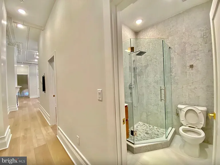 1824 Chestnut St #22 — Photo 17