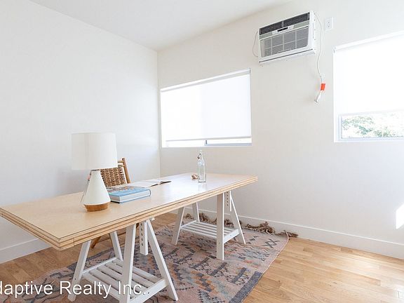 3rd image of 1431 N Mohawk St #9242856