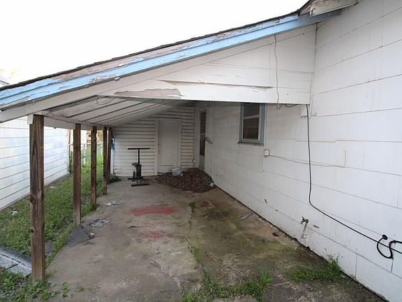 4th image of 710 S Oak St