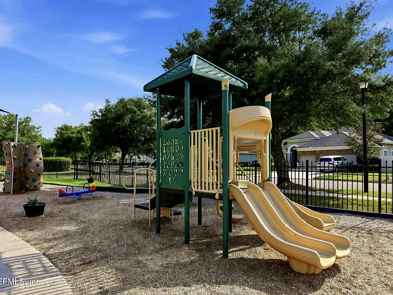 5891 Green Pond Dr — Photo 35