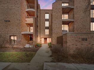 1818 E Shorewood Blvd UNIT 211, Shorewood, WI 53211