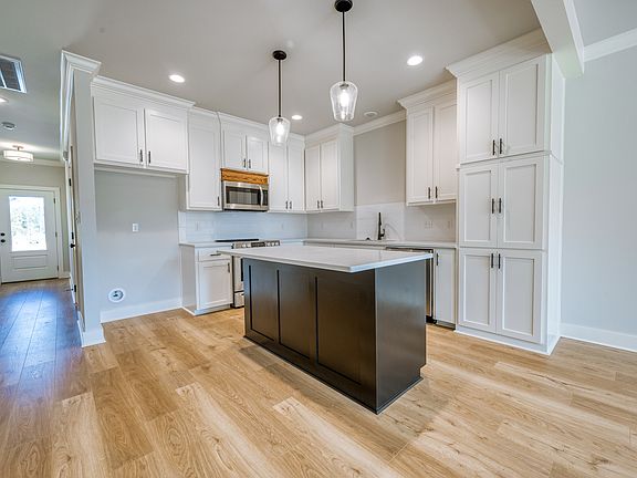 4th image of 8739 Lockhart Rd #9E