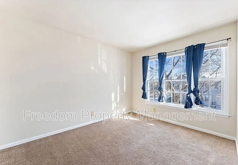 726 Pine Tree Ct — Photo 25