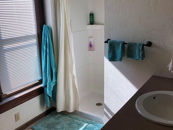 downstairs full bathroom