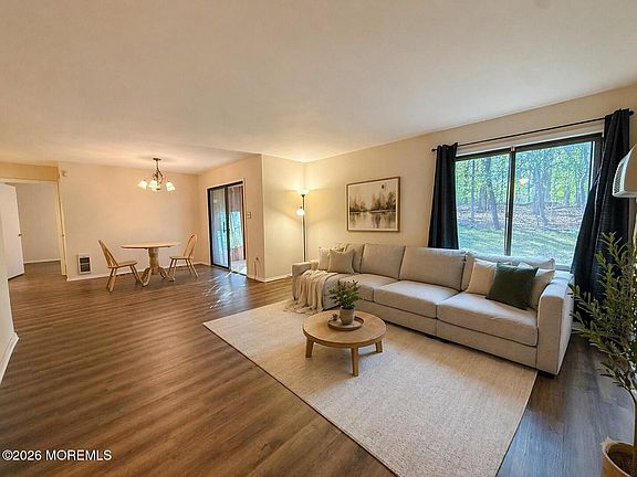 5th image of 174 Amberly Dr Unit C