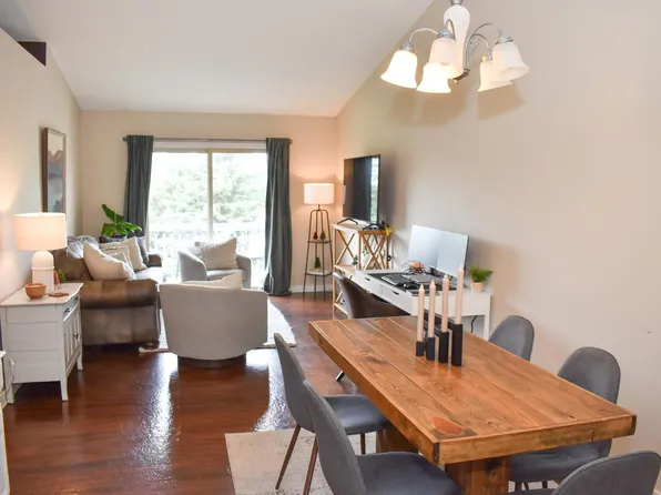 1389 Jasmine Ct, Cambridge, MN 55008