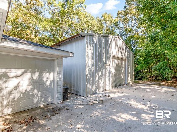 2nd image of 11515 Waterford Dr