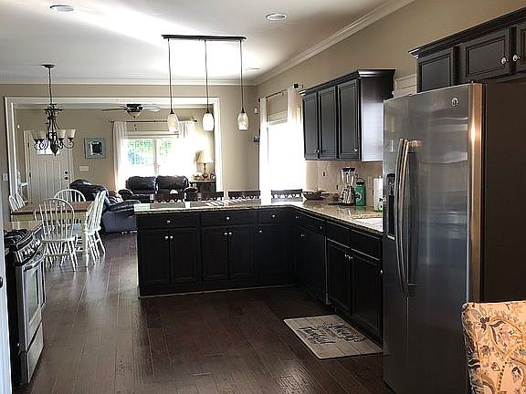 4th image of 3872 James Hill Cir