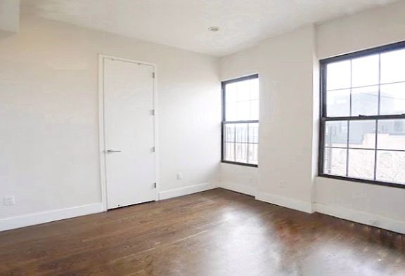 3rd image of 414 Suydam St APT 3R