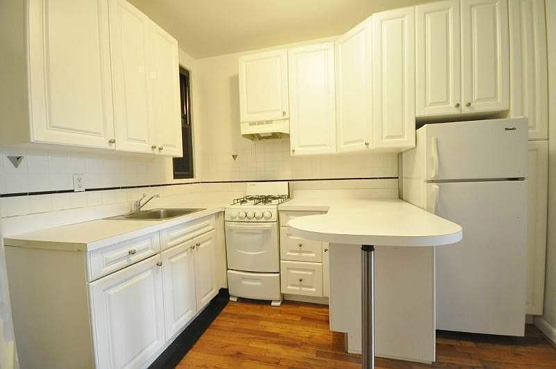 2nd image of 1748 1st Ave APT 8