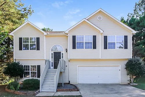 40 Savoy Park Dr Photo 1