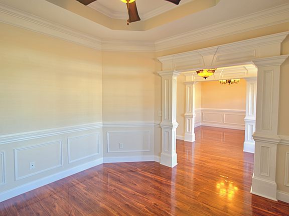 5th image of 1000 White Oak Cir