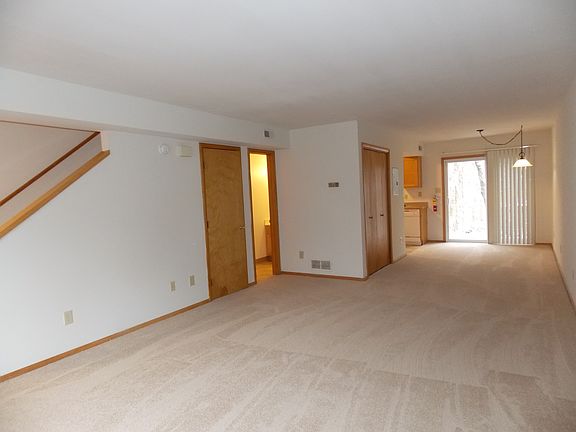 3rd image of 922 E Hillside Dr