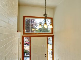 1314 S 210th St, Des Moines, WA 98198