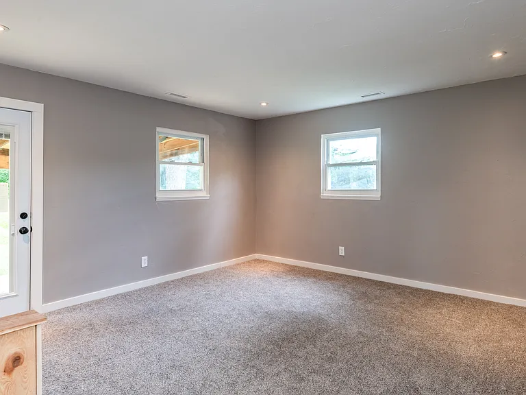2821 Blackhawk Rd — Photo 21