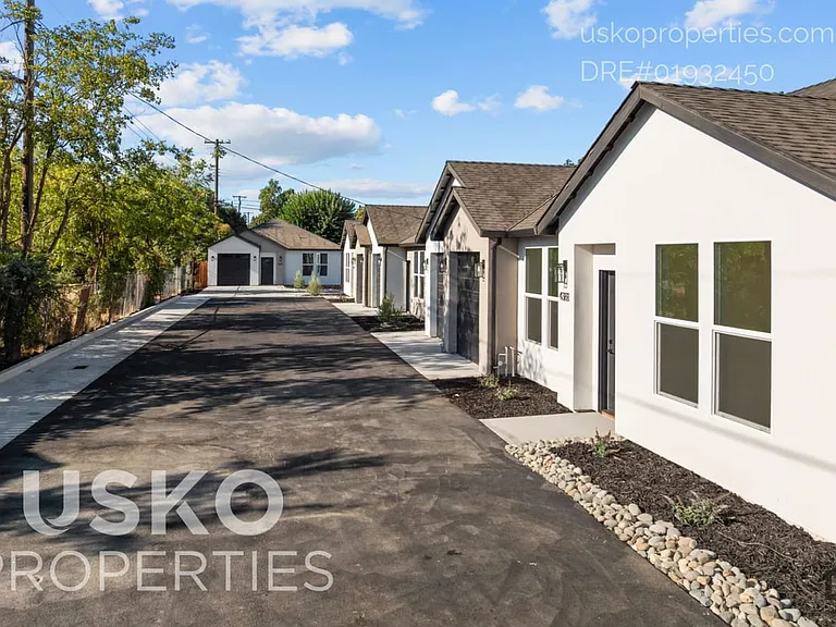 4381 El Camino Ave #B — Photo 1