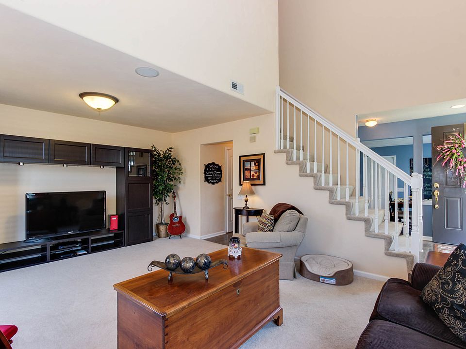 1st image of 6104 Cambridge Dr W
