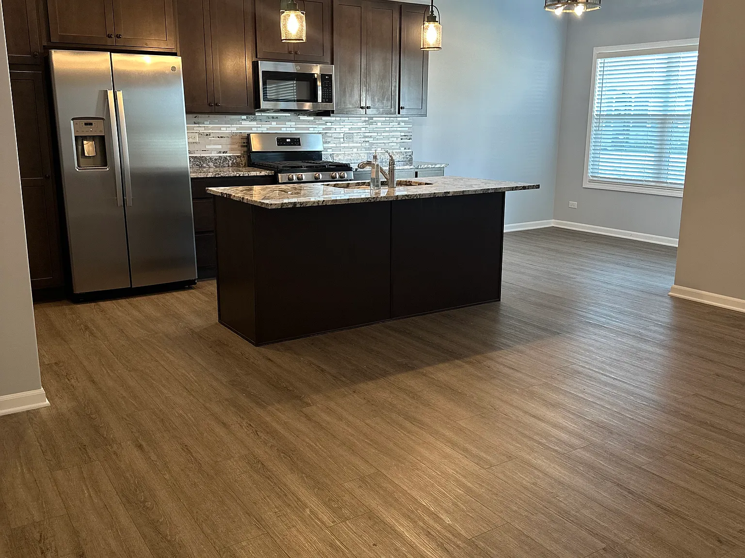 744 Quail Ln — Photo 2