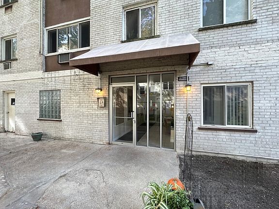 2nd image of 1441 W Farwell Ave APT 4E