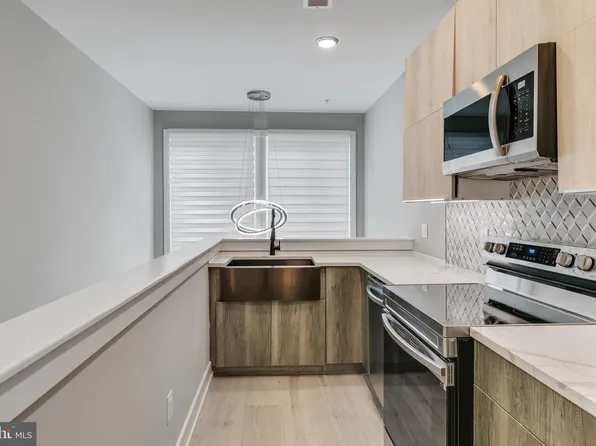 1617 Brown St APT 3, Philadelphia, PA 19130