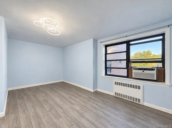 28-02 141st Street #5B, Flushing, NY 11354