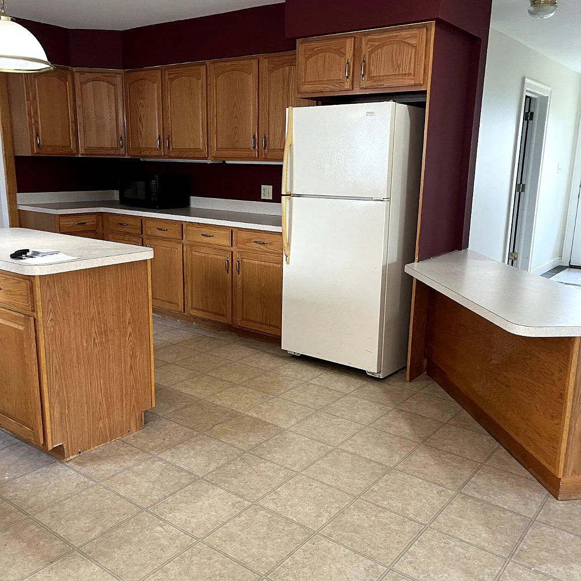3 bed, 2.0 bath, 2784 sqft, $2,000 — Photo 3